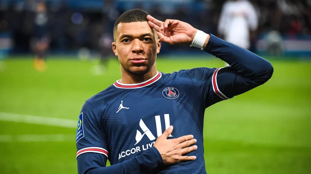 Dois dias após título da Champions, Real Madrid anuncia contratação de Mbappé